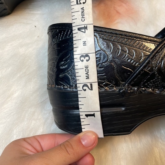 Dansko Professional Black Tooled Woman’s Shoes Size 41 - Picture 10 of 10
